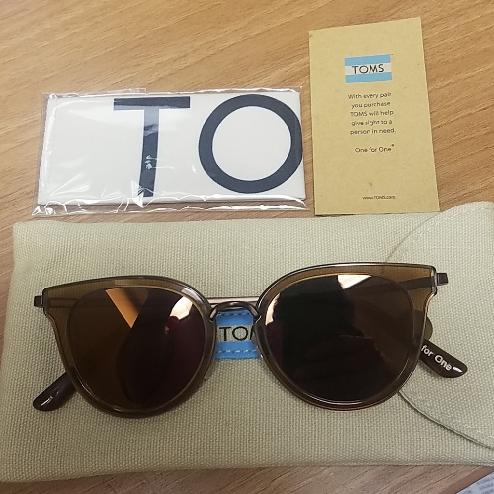 SOLD  Tom's Rey Sunglasses Women's ~ New